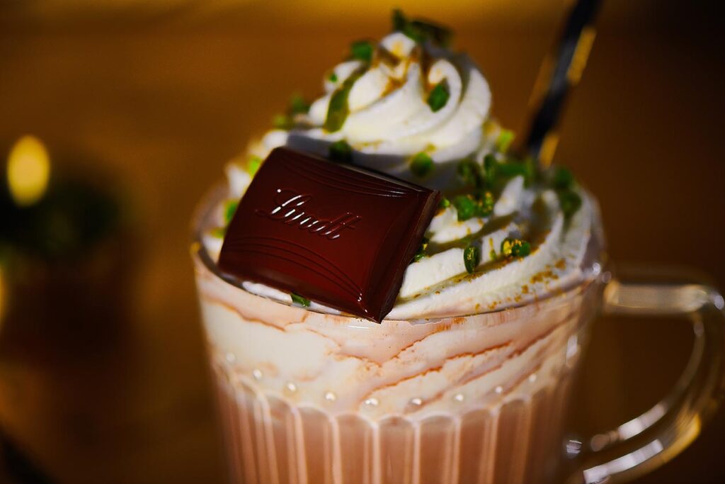 Lindt Trinkschokolade am Stiel - einfach selbstgemacht! - Stories on a ... Lindt Trinkschokolade am Stiel - einfach selbstgemacht! - Stories on a ...